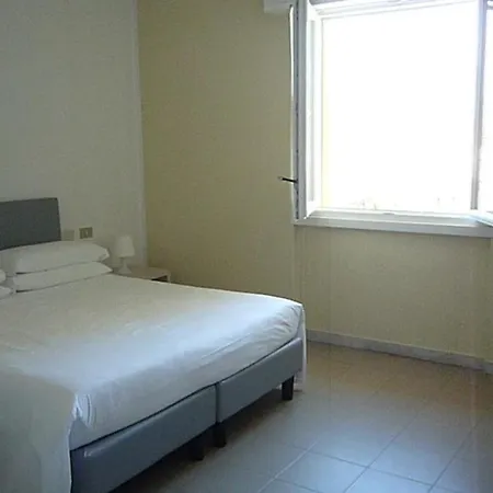 Casa F.a.c.i Hotel Marina di Massa